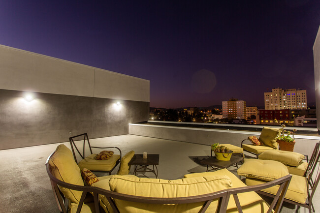 Manali Residence, usc, 742 S Westlake Ave, Los Angeles, CA 90057, USA, Photo:11