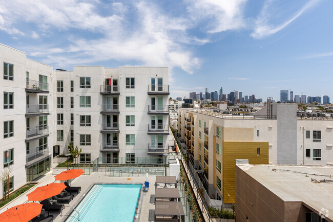 The Nexen, usc, 2968 W 7th St, Los Angeles, CA 90005, USA, Photo:12