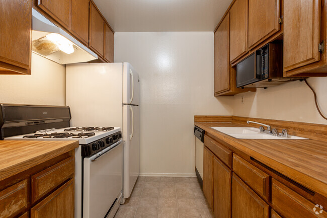655 Kelton Ave, undefined, 655 Kelton Ave, Los Angeles, CA 90024, USA, Photo:2