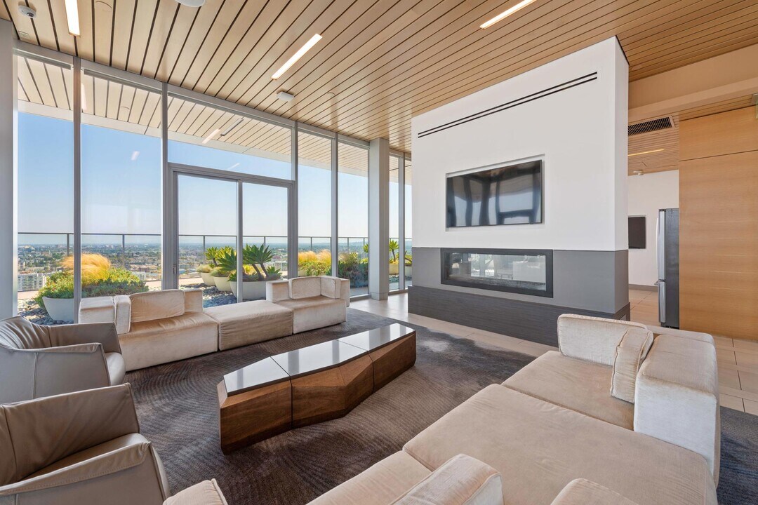 3033 Wilshire, usc, 3033 Wilshire Blvd, Los Angeles, CA 90010, USA, Photo:1