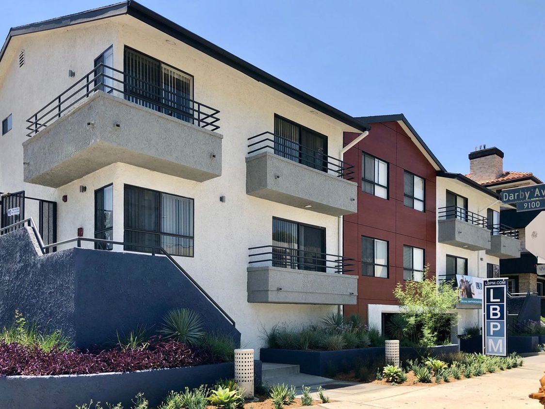 Campus Crossing Apartments, csun, 9151 Darby Ave, Northridge, CA 91325, Photo:0