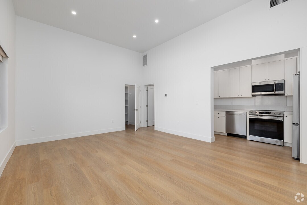 The Coastal Apartments, smc, 2103 3rd St, Santa Monica, CA 90405, Photo:7