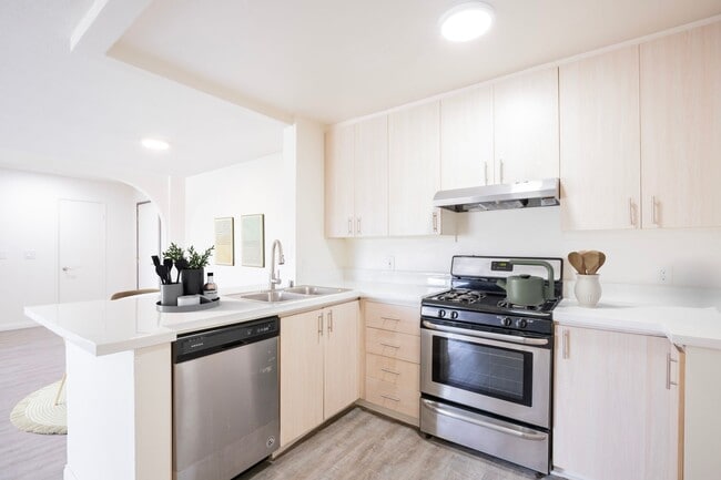 10020 Zelzah Ave, csun, 10020 Zelzah Ave, Northridge, CA 91325, Photo:1