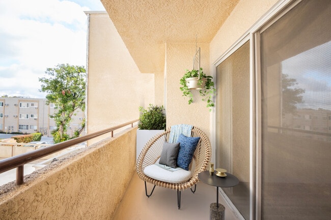 10020 Zelzah Ave, csun, 10020 Zelzah Ave, Northridge, CA 91325, Photo:4