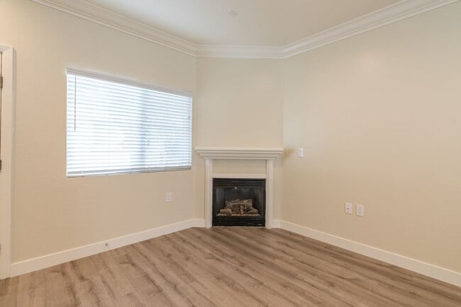 Vantaggio Townhomes, csun, 9301 Shirley Ave, Northridge, CA 91324, United States, Photo:3
