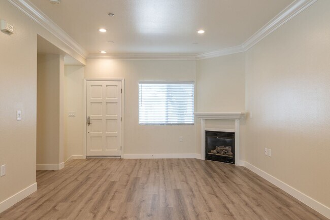 Vantaggio Townhomes, csun, 9301 Shirley Ave, Northridge, CA 91324, United States, Photo:4