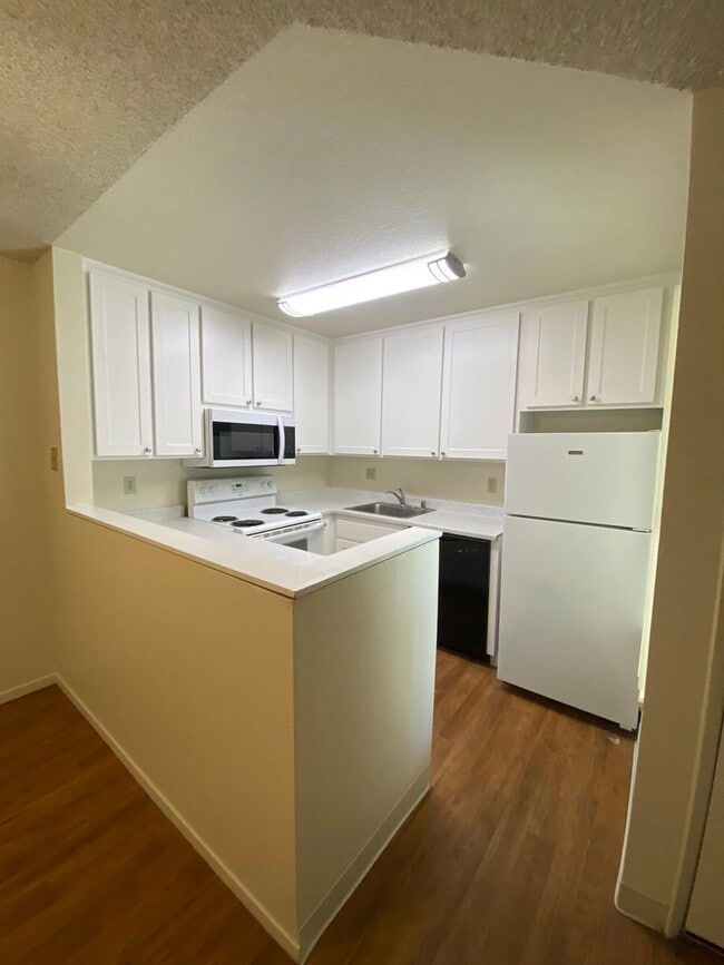 Eastlake Apartments, undefined, 1420 Lake Blvd, Davis, CA 95616, Photo:1