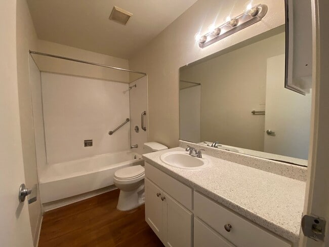 Eastlake Apartments, undefined, 1420 Lake Blvd, Davis, CA 95616, Photo:3