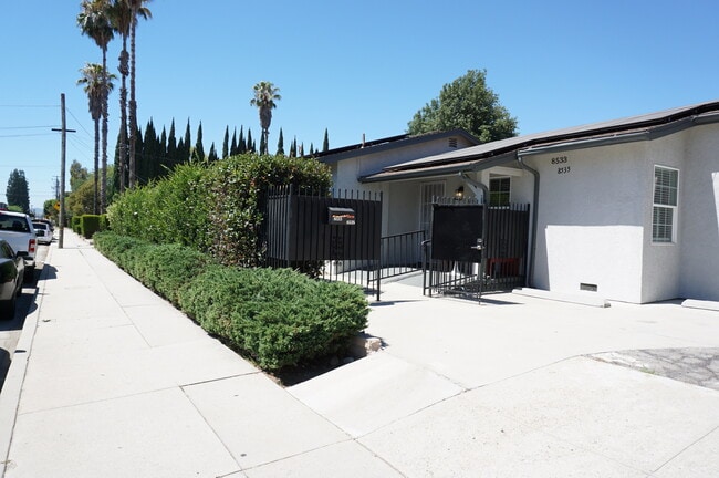 8533 Woodley Ave, csun, 8533 Woodley Ave, North Hills, CA 91343, Photo:2