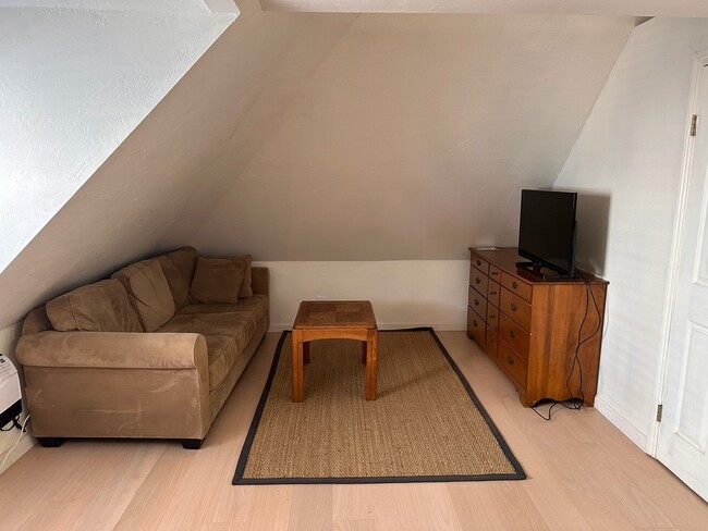 149 Beechwood Dr, undefined, 149 Beechwood Dr, Oakland, CA 94618, Photo:2