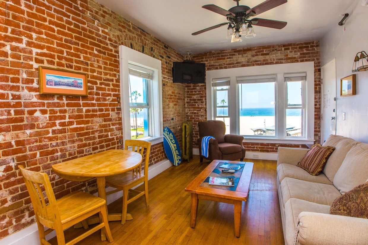 Boardwalk Flats - Ocean Front Studios, undefined, 1305 Ocean Front Walk, Venice, CA 90291, United States, Photo:0