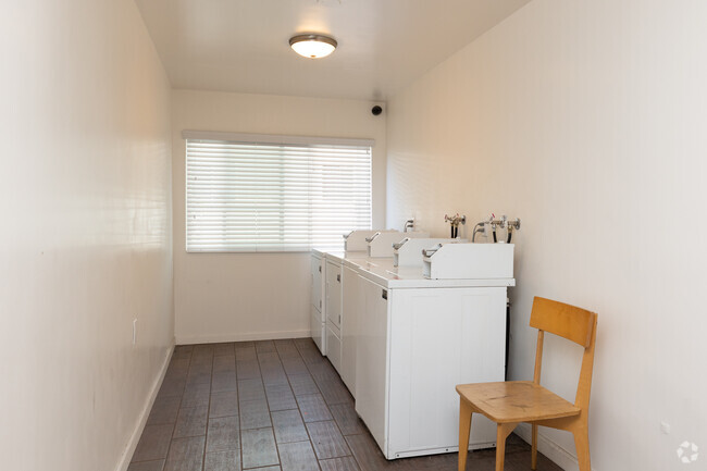 2675 Arlington Ave & 3105 W 27th St, undefined, 2675 Arlington Ave, Los Angeles, CA 90018, USA, Photo:5