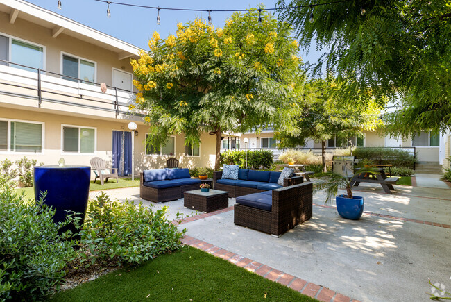 2675 Arlington Ave & 3105 W 27th St, undefined, 2675 Arlington Ave, Los Angeles, CA 90018, USA, Photo:10