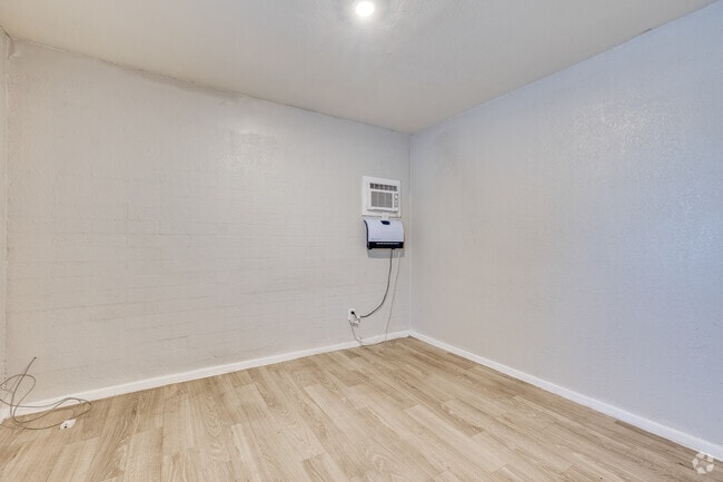 Lyndon Lane, undefined, 1548 W University Dr, Tempe, AZ 85281, Photo:4