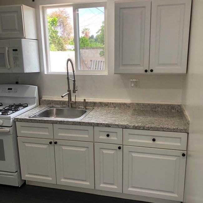 8025 White Oak Ave, csun, 8025 White Oak Ave, Reseda, CA 91335, Photo:1