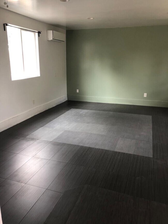 8025 White Oak Ave, csun, 8025 White Oak Ave, Reseda, CA 91335, Photo:4