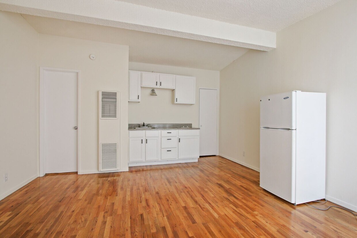 1010 Pico Blvd, undefined, 1010 Pico Blvd Unit 12, Santa Monica, CA 90405, Photo:0