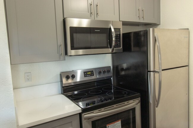 10631 Lindley Ave, csun, 10631 Lindley Ave, Northridge, CA 91326, United States, Photo:2