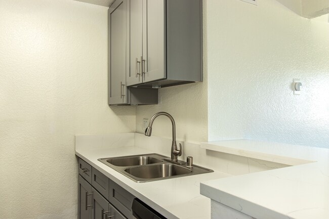 10631 Lindley Ave, csun, 10631 Lindley Ave, Northridge, CA 91326, United States, Photo:3