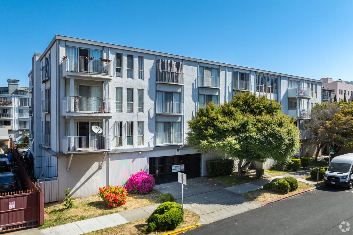 Berkeley Park Apartments, undefined, 2025 Durant Ave, Berkeley, CA 94704, Photo:0