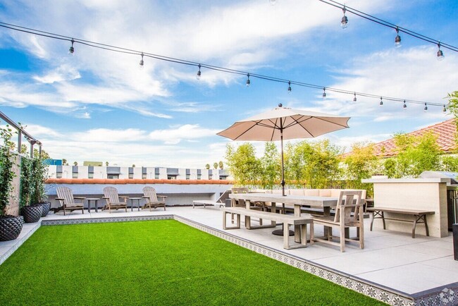 The Abbey, usc, 3550 W 6th St, Los Angeles, CA 90020, USA, Photo:2