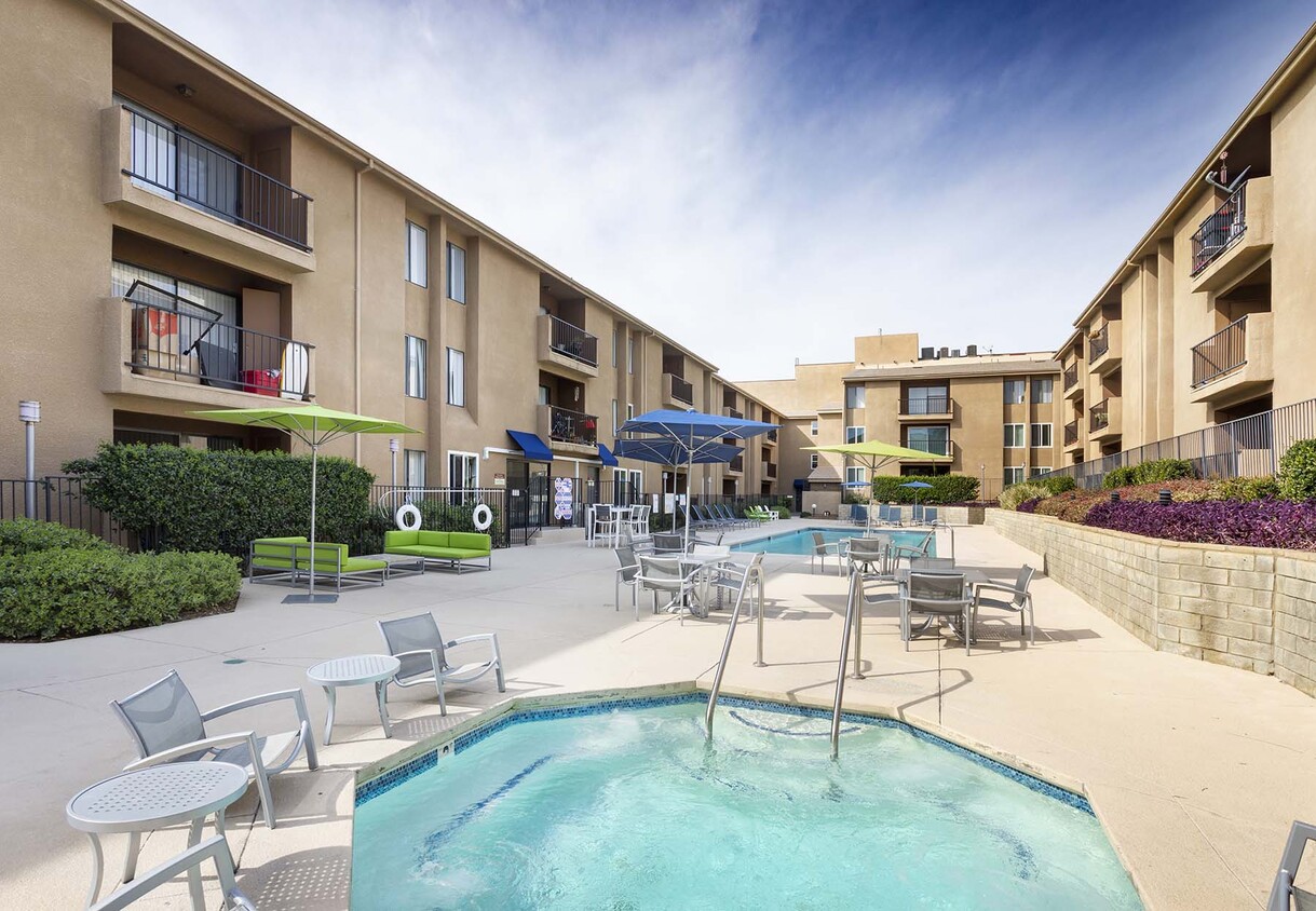 Northridge Gardens, csun, 17821 Lassen St, Northridge, CA 91325, Photo:0