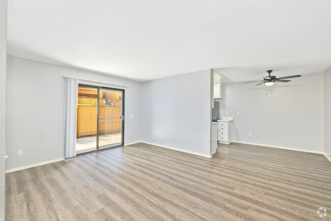 Concord Square Apartments, undefined, 2700 Iowa Ave, Riverside, CA 92507, Photo:2