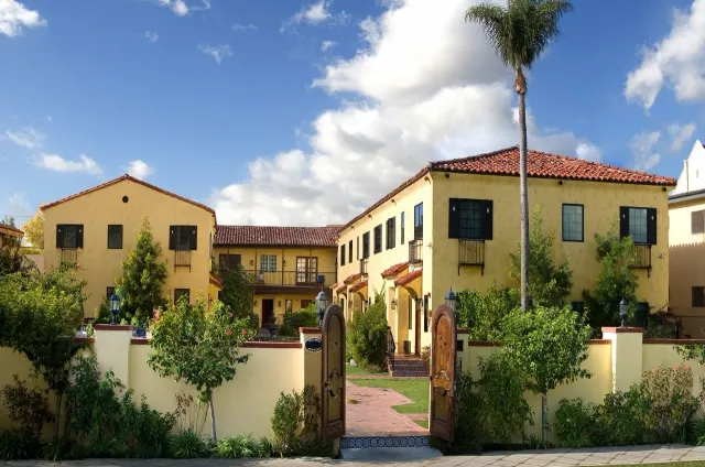 Trojandale exterior