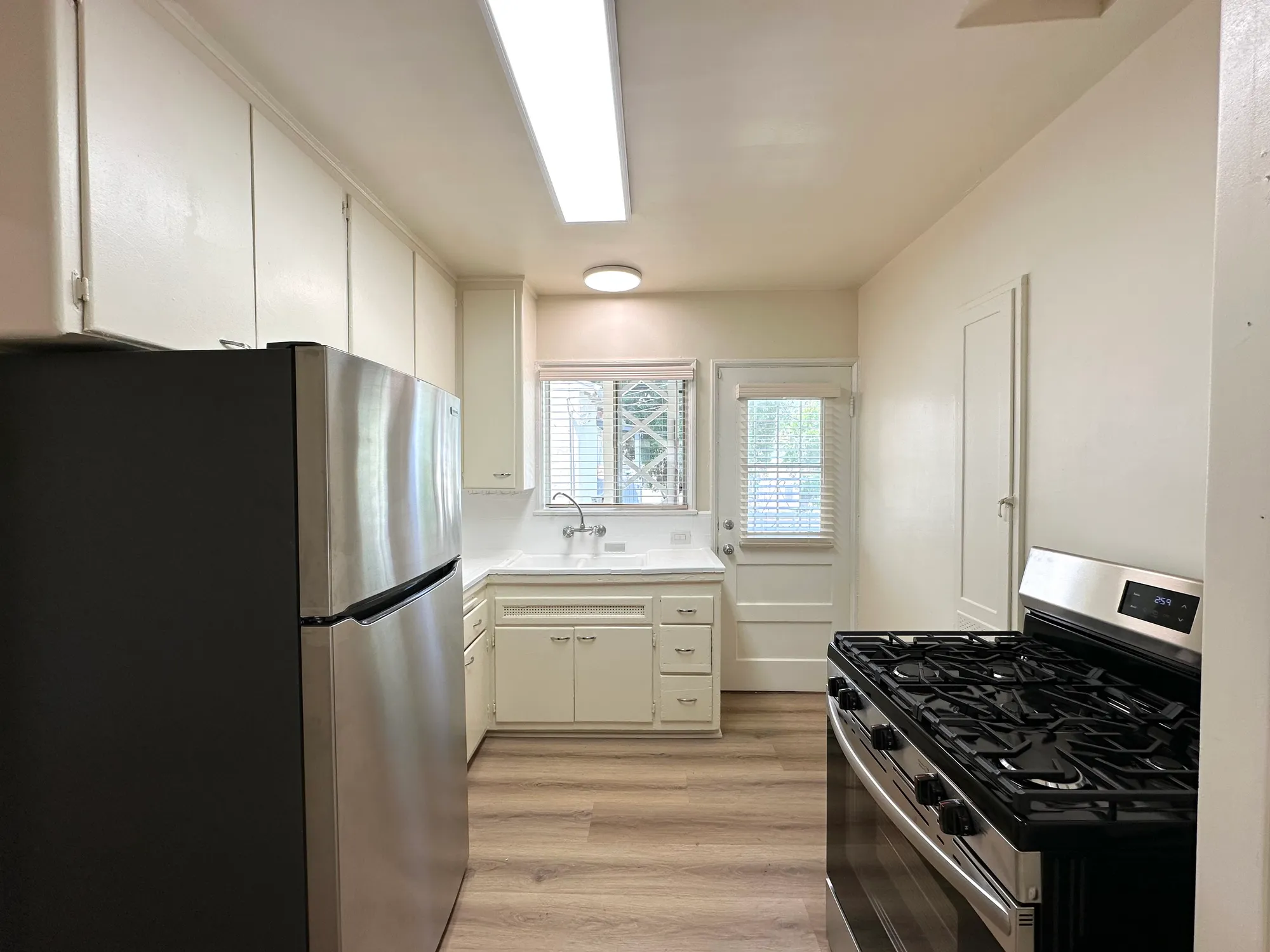 1436 S Holt Avenue , undefined, 1436 S Holt Ave #5, Los Angeles, CA 90035, USA, Photo:10