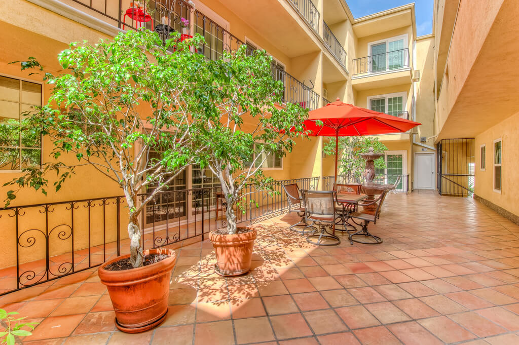 1370 Veteran Luxury Apts, ucla, 1370 Veteran Ave Los Angeles, CA 90024, Photo:2