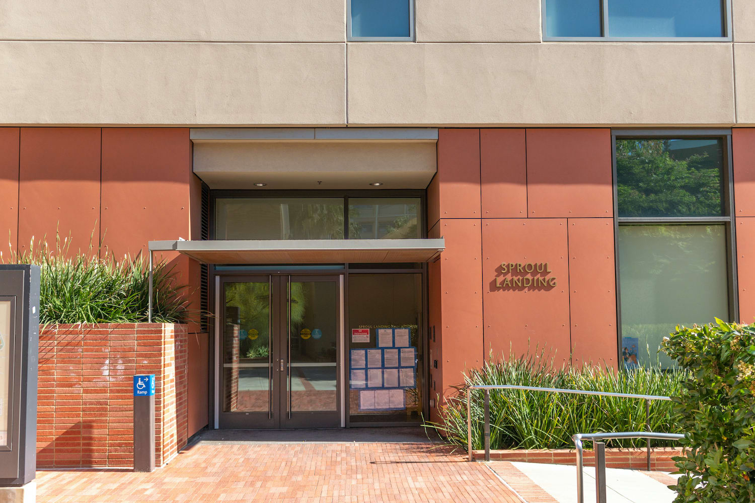 Sproul Landing, ucla, 380 De Neve Dr, Los Angeles, CA 90024, Photo:0