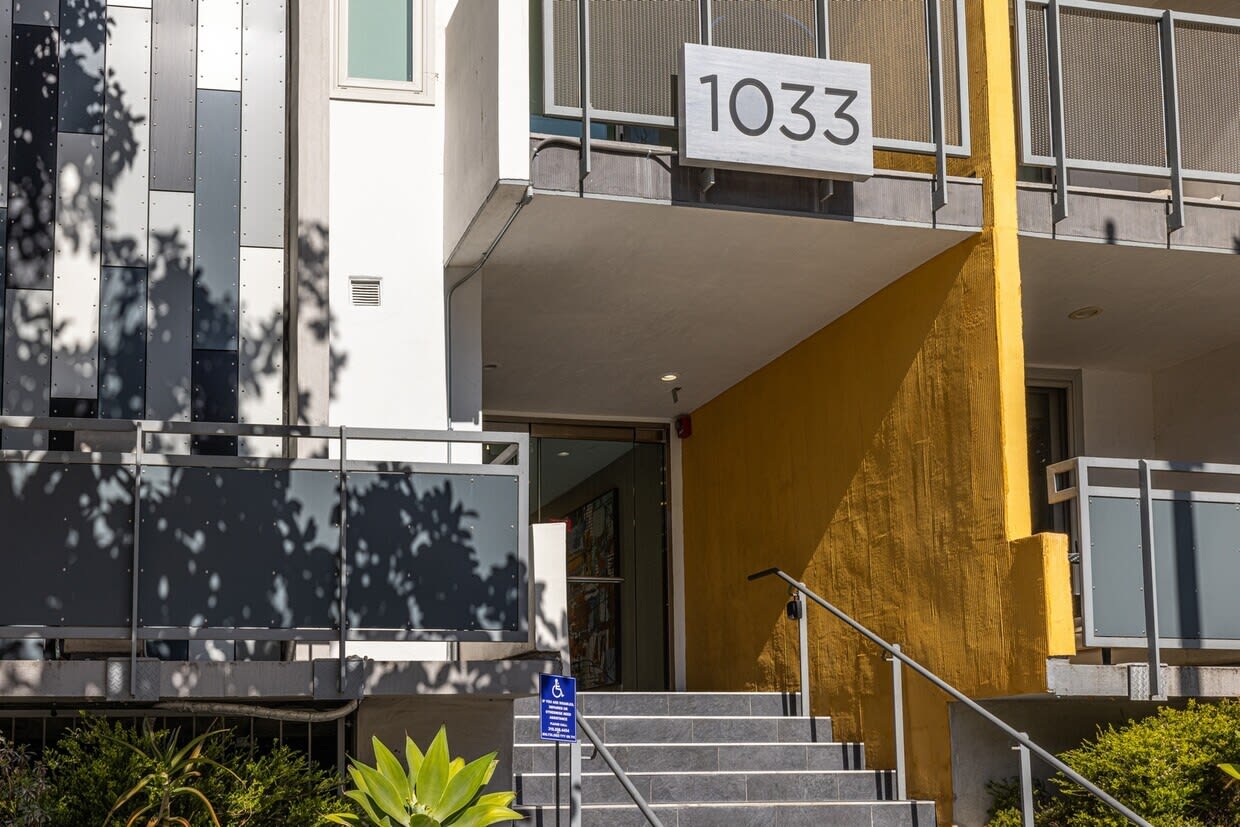 Westwood Village Apartments, ucla, 1033 Hilgard Avenue, Los Angeles, CA 90024, Photo:1