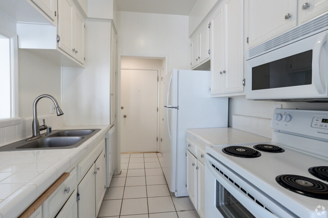 The Mini Mission, undefined, 1380 Midvale Ave, Los Angeles, CA 90024, Photo:1