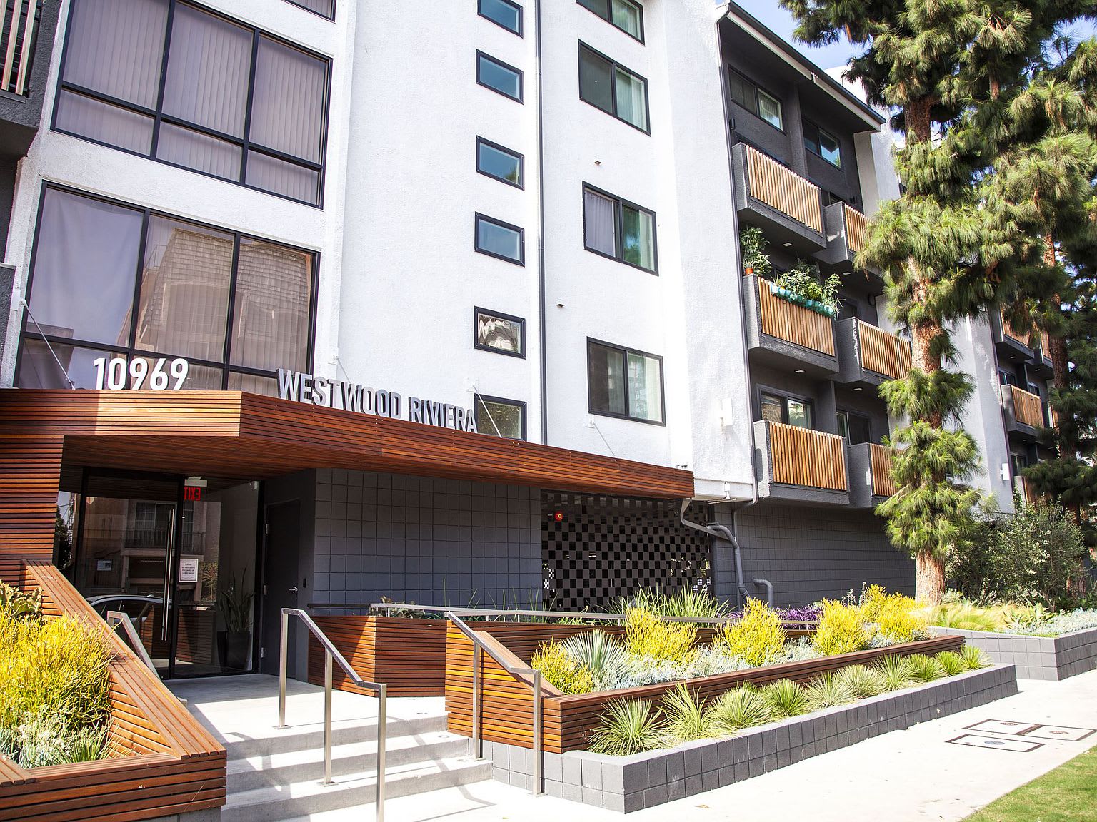Westwood Riviera Apartments, undefined, 10969 Wellworth Ave, Los Angeles, CA 90024, Photo:0