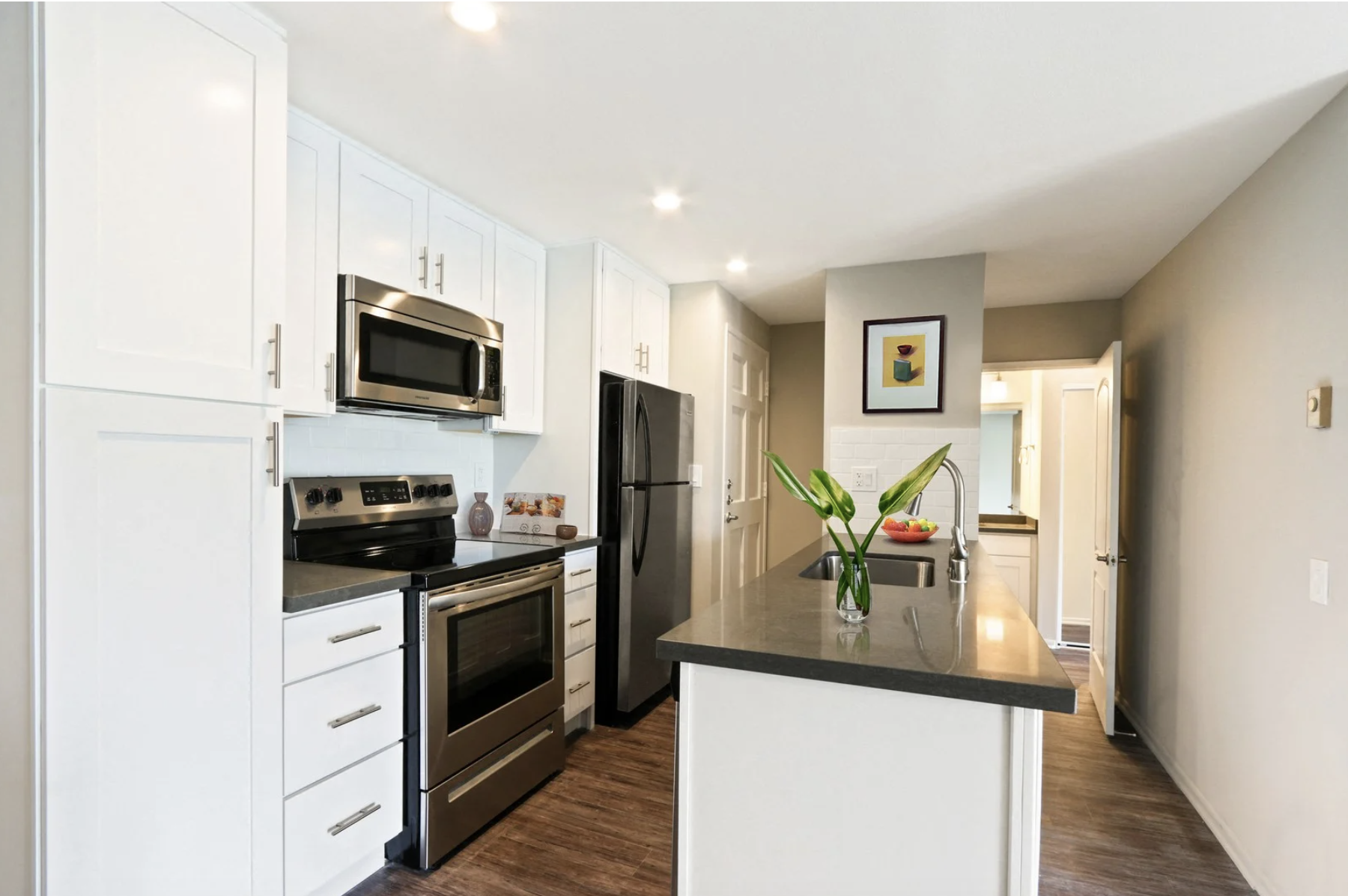 Rochester Parkside, undefined, 10989 Rochester, Los Angeles, CA 90024, Photo:3