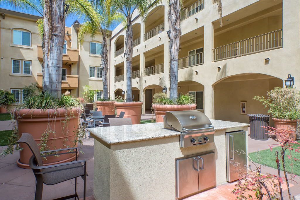 Bellerive Apartments, ucla, 1929 Beloit Ave, Los Angeles, CA 90024, Photo:4