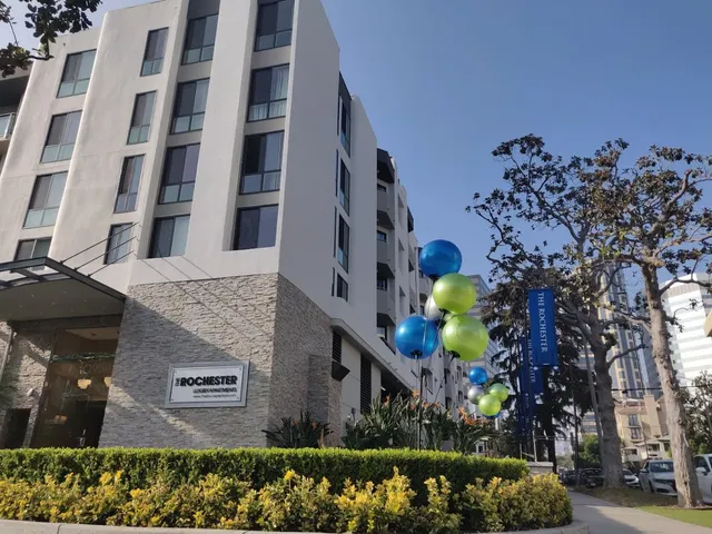 Rochester Luxury Apartments - Student Housing near UCLA
