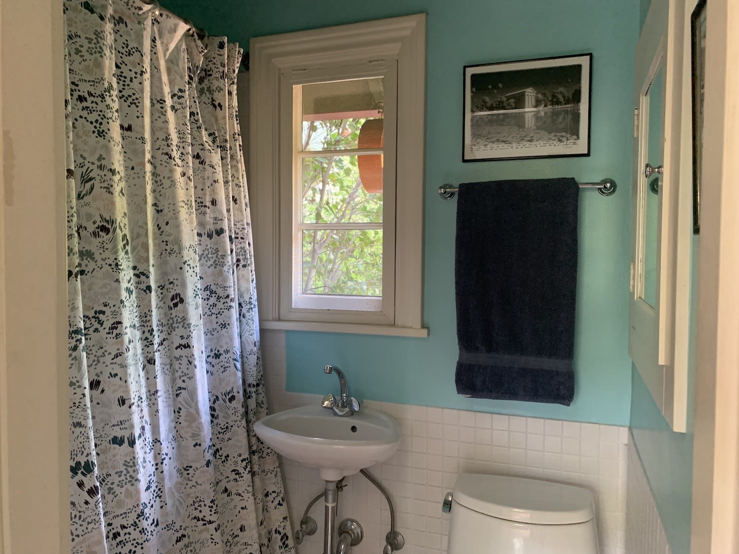 Polly's Place, ucla, N Van Ness Ave, Oakwood, CA 90004, USA, Photo:2