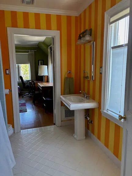 Polly's Place, undefined, N Van Ness Ave, Oakwood, CA 90004, USA, Photo:6