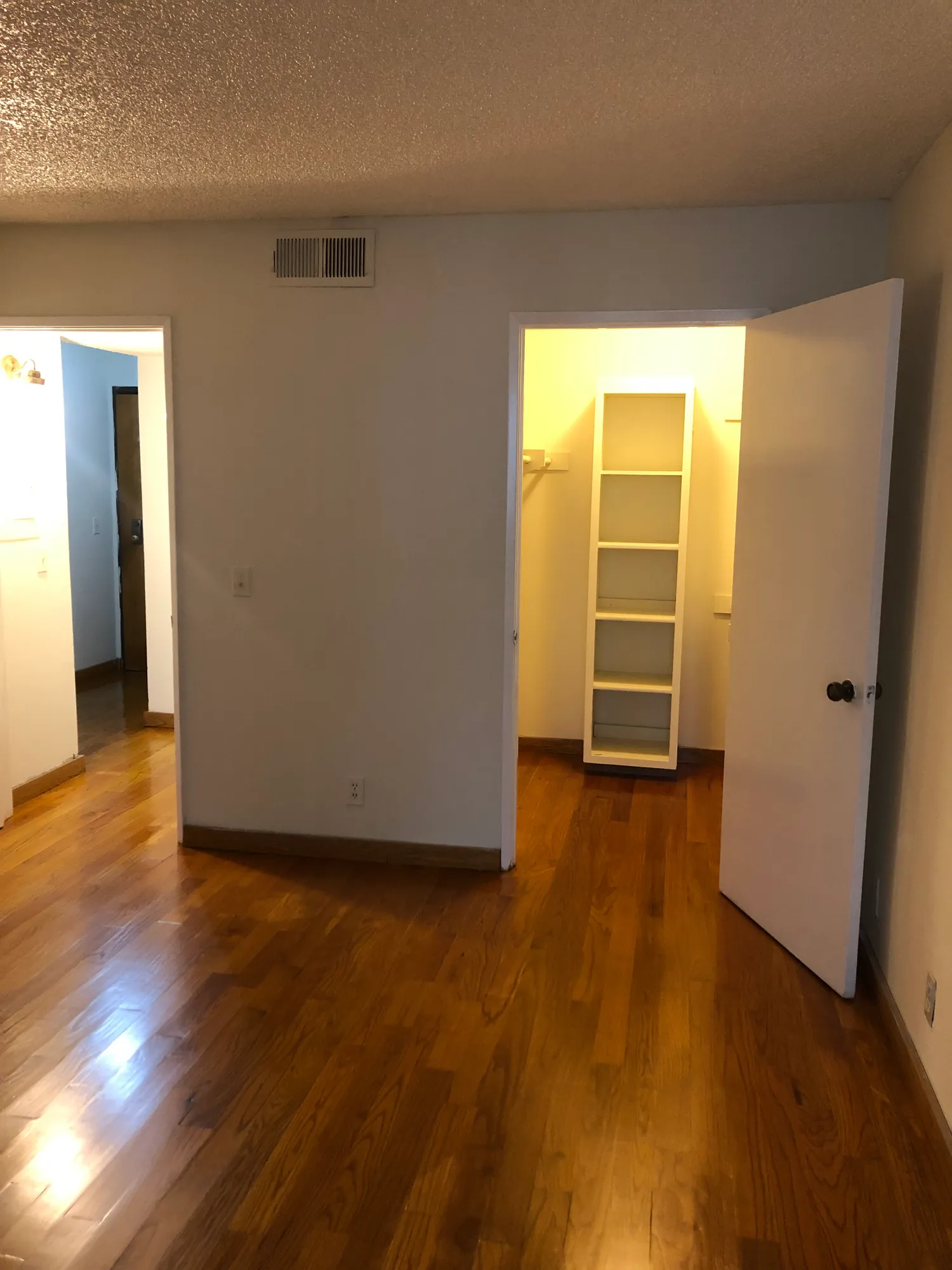 Wilshire Villa Apartments, undefined, 10811 Ashton Ave. Los Angeles CA 90024, Photo:14