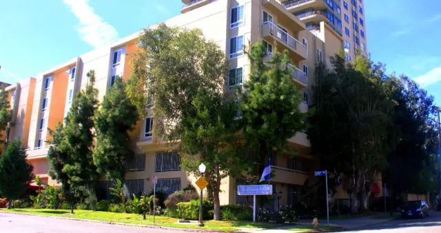 Wilshire Villa Apartments exterior