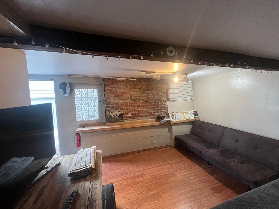 3018 3rd St Unit Beach house, undefined, 3018 3rd St, Santa Monica, CA 90405, Ocean Park, Photo:0