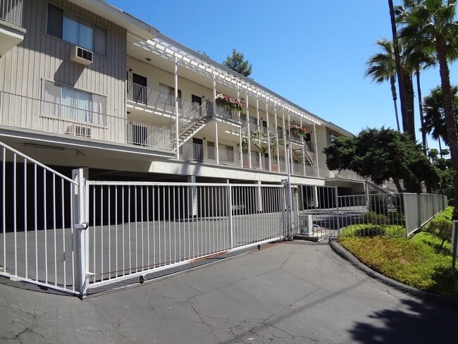 Villa Knolls Apartments, undefined, 5365-5465 Marengo Ave, La Mesa, CA 91942, Photo:3