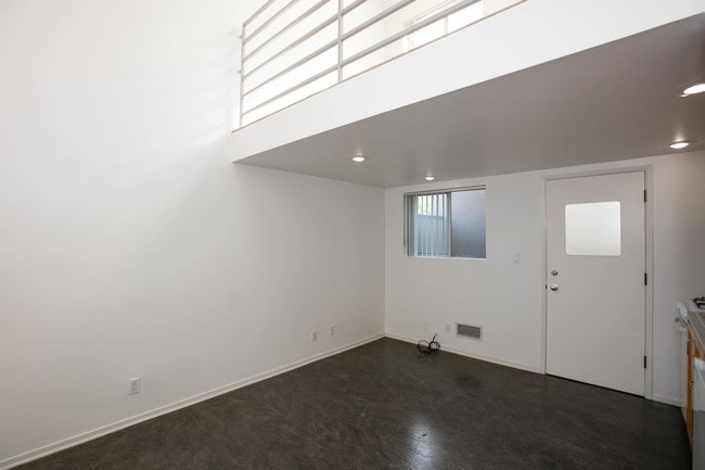 3016 Ruskin St, undefined, 3016 Ruskin St, Santa Monica, CA 90405, Ocean Park, Los Angeles County, California, United States, Photo:2