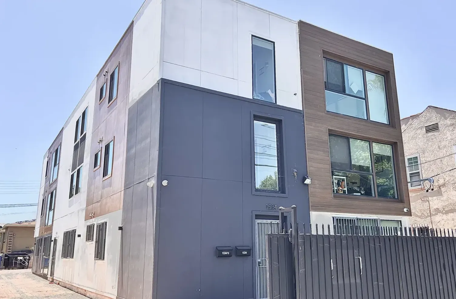 1534 W 35th St - Student Housing near USC