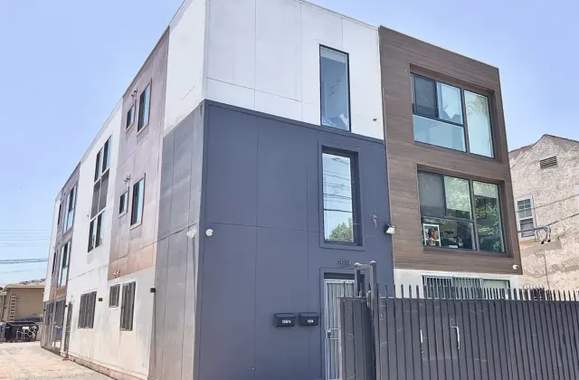 1534 W 35th St exterior