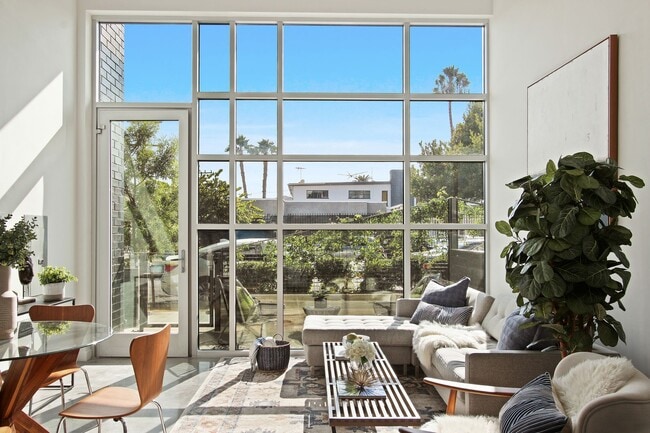 3008 Santa Monica Blvd Unit 105, undefined, 3008 Santa Monica Blvd Unit 105, Santa Monica, CA 90404, Photo:1