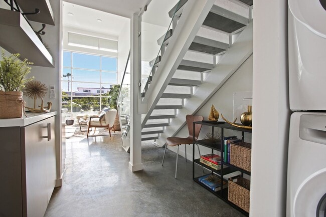 3008 Santa Monica Blvd Unit 105, undefined, 3008 Santa Monica Blvd Unit 105, Santa Monica, CA 90404, Photo:2