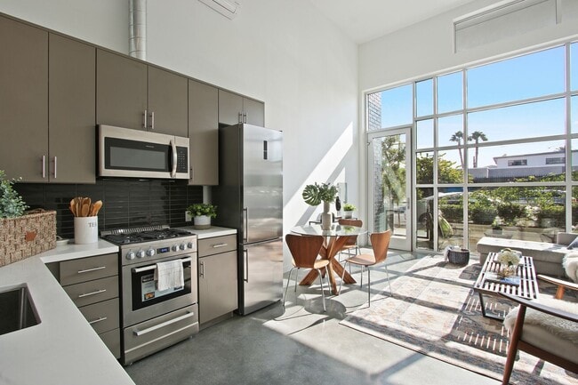 3008 Santa Monica Blvd Unit 105, undefined, 3008 Santa Monica Blvd Unit 105, Santa Monica, CA 90404, Photo:3