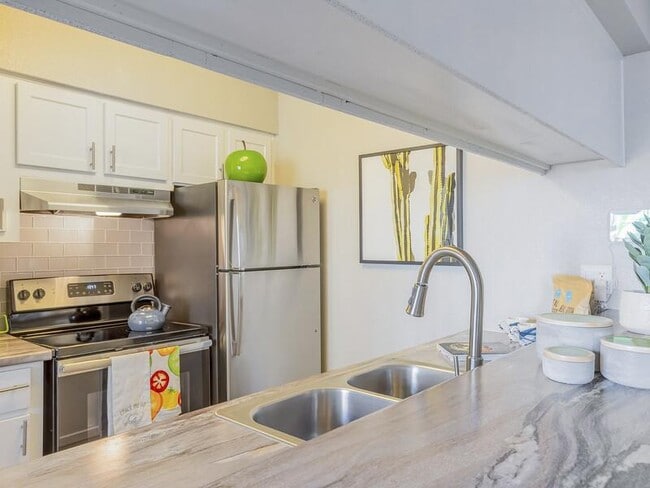 Emerson Square, undefined, 1701 E 8th St, Tempe, AZ 85281, Photo:1